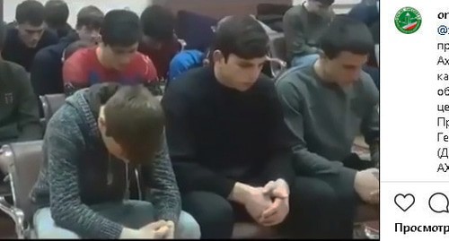 Скриншот видео профилактической беседы в Курчалоевском ОВД Чечни, https://www.instagram.com/p/CD3GYVLFuT9/