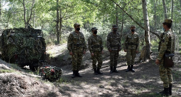 Военнослужащие армянской армии. Фото пресс-службы 
 МО Армении http://mil.am/hy/news/8271