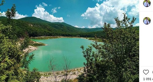 Церковное озеро под Геленджиком. Скриншот https://www.instagram.com/p/CEYjuFkqAXh/