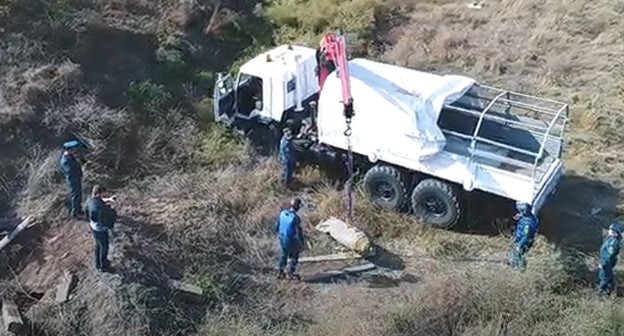 Уничтожение неразорвавшейся авиабомбы времен Второй чеченской войны. Кадр видео 
МЧС Чечни https://www.youtube.com/watch?v=ZXd85eUfUR8&feature=emb_logo