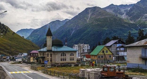 Поселок Терскол, фото:
v-solonbekov.livejournal.com