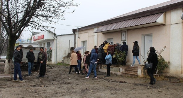 Очередь перед почтовым отделением в городе Аскеране, Нагорный Карабах, 14 декабря 2020 года. Фото Алвард Григорян для "Кавказского узла".