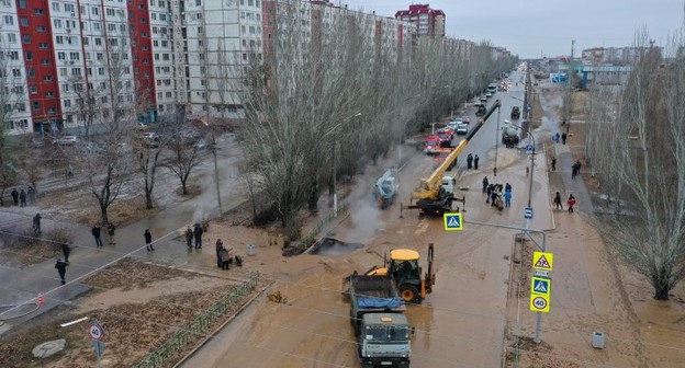 Коммунальная авария в Волжском. Фото Алексея Волхонского, https://v1.ru