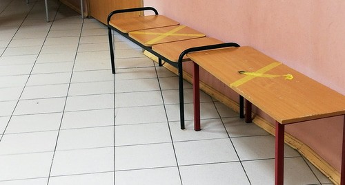 В школьном коридоре. Фото Нины Тумановой для "Кавказского узла"