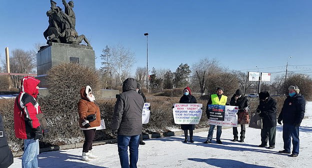 Участники собрания в Волгограде. 23 февраля 2021 года. Фото Татьяны Филимоновой для "Кавказского узла".