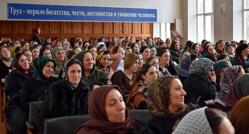 Празднование  Международного женского дня в  Карабудахкентском районе Дагестана. Фото пресс-службы  Карабудахкентского района.
