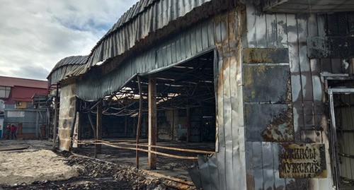 Сгоревший павильон на Качинском рынке. Фото Вячеслава Ященко для "Кавказского узла"