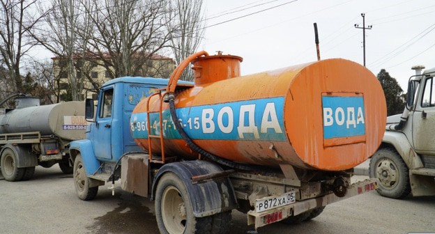 Цистерна с водой в Избербаше. Фото пресс-служба администрации Избербаша