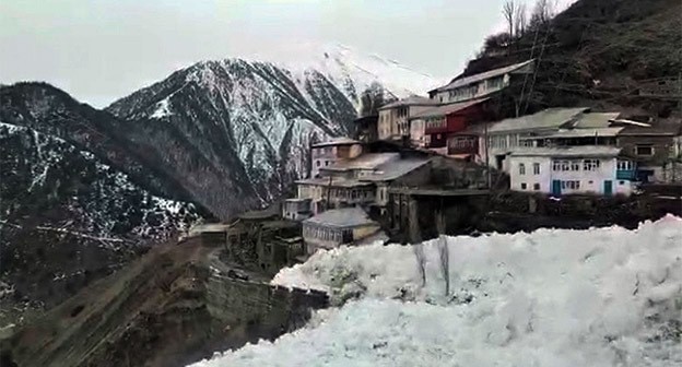 Сход лавины в селе Цахур Рутульского района в Дагестане. Фото: официальный сайт Министерства транспорта и дорожного хозяйства Республики Дагестан/mintransdag.ru