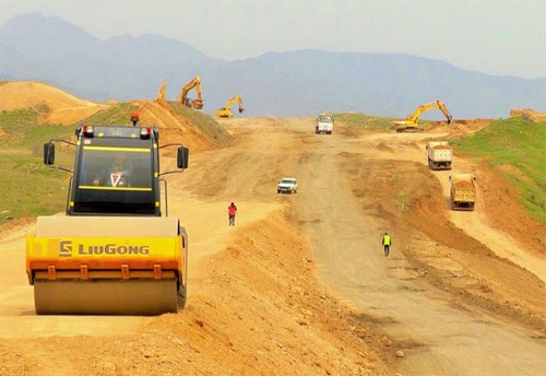 Строительство трассы Гадрут-Джебраил-Шукюрбейли. Фото с сайта Госагенства автодорог Азербаджана.