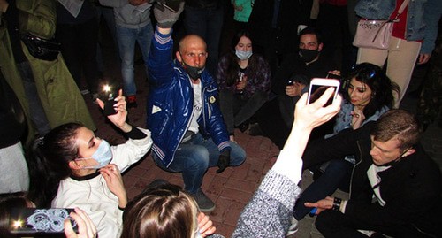 Активисты во время акции. Волгоград, 21 апреля 2021 года. Фото Вячеслава Ященко для "Кавказского узла"