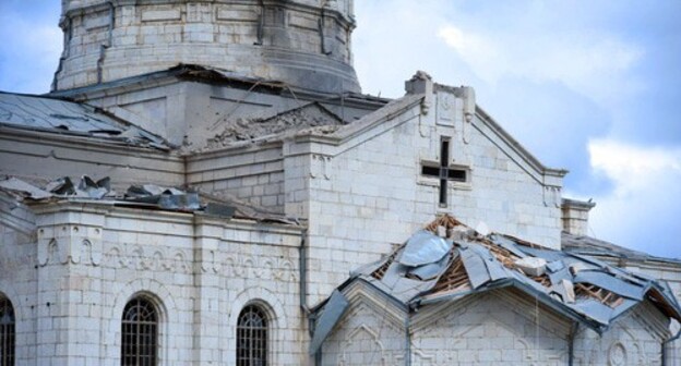 Разрушение  собора в Шуши  8 октября 2020 года. Фото: страница президента Нагорного Карабаха Араика Арутюняна FB https://www.facebook.com/ArayikHarutyunian/posts/620041545359889