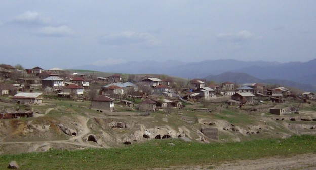 Село Тех. Фото Dan Kablack - https://ru.wikipedia.org/wiki/Тех#/media/Файл:Tegh.jpg