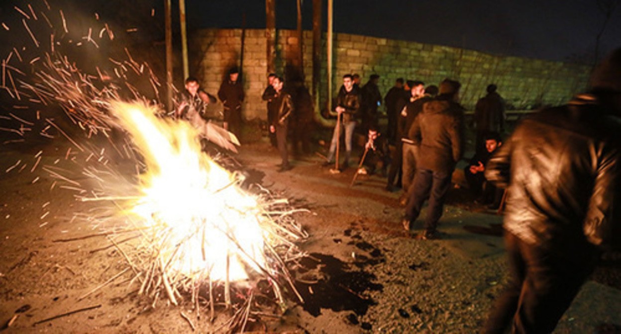 Протестные выступления в поселке Нардаран. 26 ноября 2015 г. Фото Азиза Каримова для "Кавказского узла"