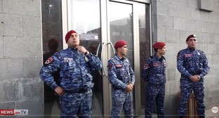 Силовики пришли с обыском в штаб оппозиционного блока в Горисе