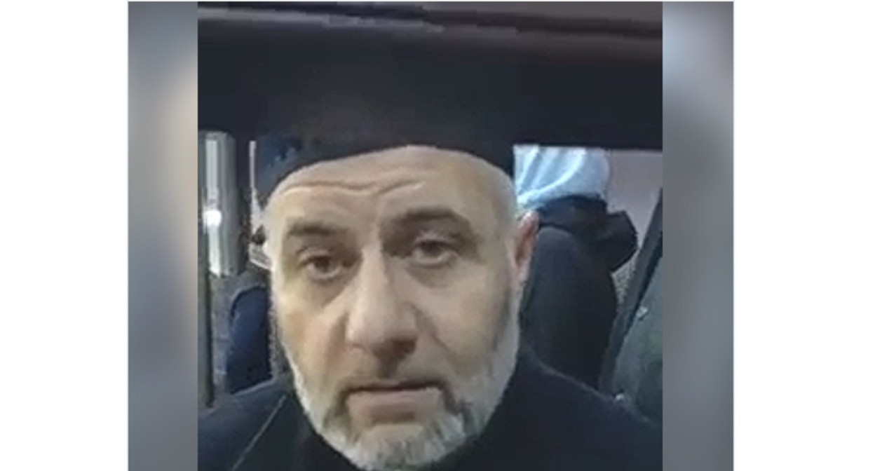Барах Чемурзиев, осужденный вместе с шестью другими лидерами протеста в Магасе, в зале суда. Скриншот сообщения https://t.me/fortangaorg/10748