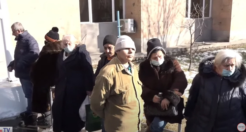 Участники акции протеста в Ереване. Кадр видео News.am https://www.youtube.com/watch?v=61s6s9tPOhY
