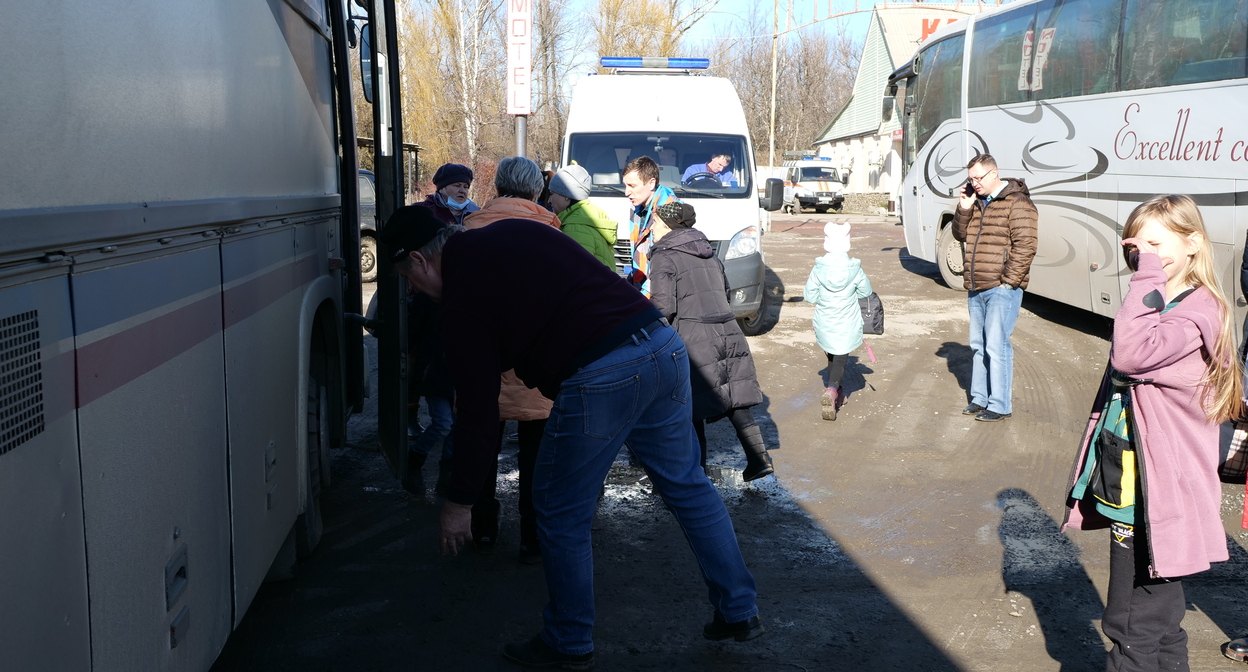 Беженцы из Луганска в Красносулинском районе Ростовской области. Фото Сергея Снежина для "Кавказского узла".