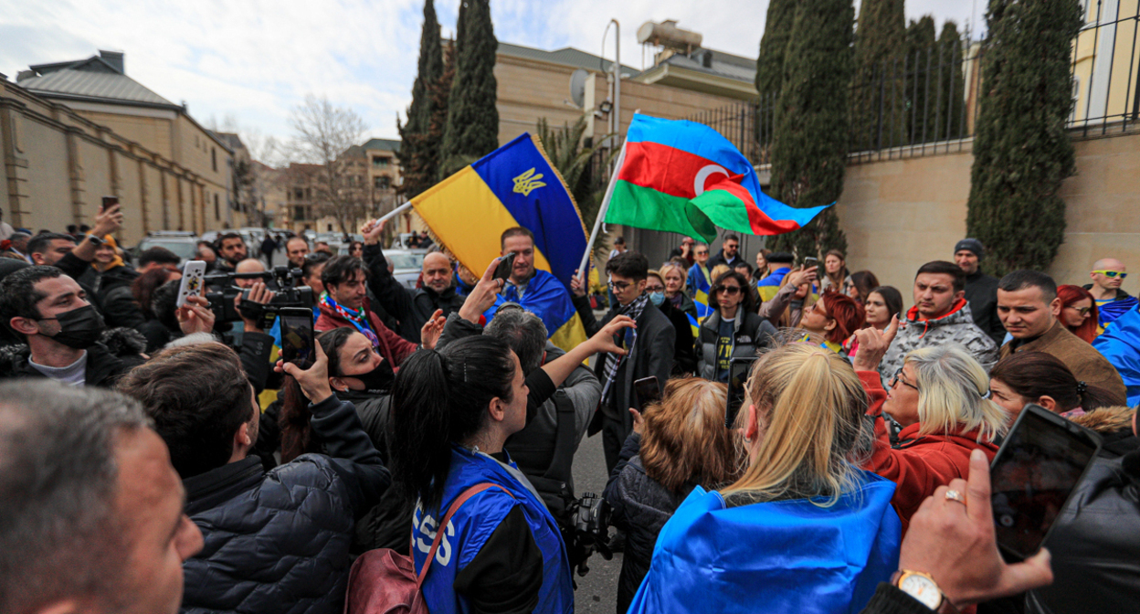 Кавказский Узел | Демонстранты в Баку выступили в поддержку Украины