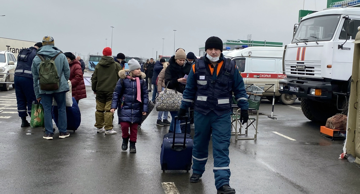 Размещение беженцев в Ростовской области. Фото пресс-служба МЧС ростовской области  