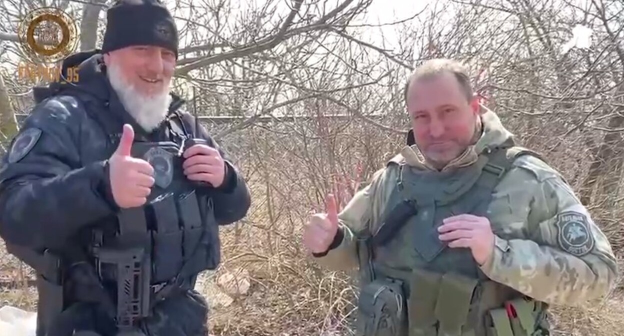 Адам Делимханов и Александр Ходаковский. Скриншот из видео в сообщении https://t.me/RKadyrov_95/1558 