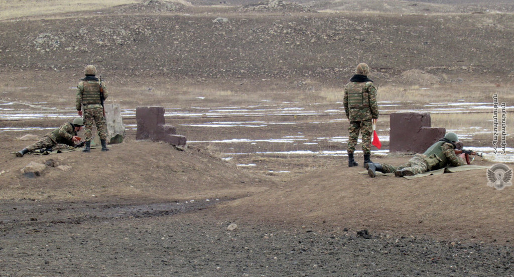 Армянские военнослужащие на занятии по огневой подготовке. Фото: пресс-служба Минобороны Армении https://mil.am/api/v1/media/40236/image