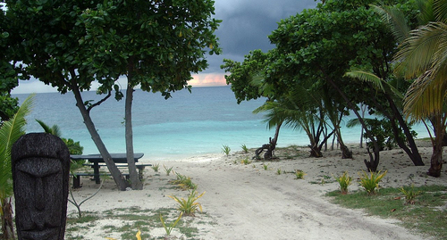 Острова Фиджи. Фото JaredWiltshire  https://ru.wikipedia.org/wiki/Фиджи#/media/Файл:Bounty_Island_beach_Fiji.jpg 