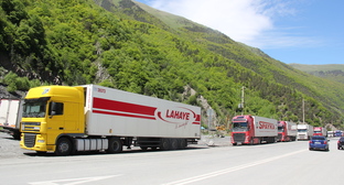 Очередь из более тысячи грузовиков образовалась на Военно-Грузинской дороге