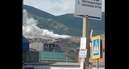 Дым над мусорным полигоном под Махачкалой. Кадр видео из Telegram-канала "Черновика" https://t.me/chernovik/32357