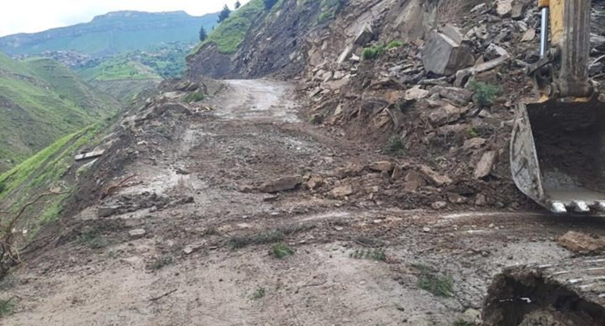 Дорожные службы восстановили движение по автодорогам Дагестана. Фото пресс-службы Министерства транспорта и дорожного хозяйства РД.