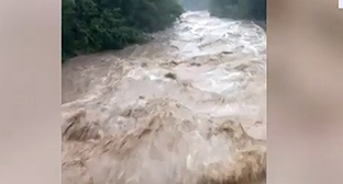 Уровень воды в реке на Кубани 27.06.2022. Фото пресс-службы администрации Крымского района