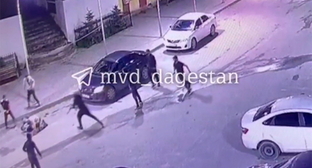стоп-кадр видео драки в Ботлихе, тг-канал МВД по Дагестану