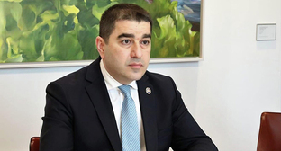 Спикер парламента Грузии подписал закон о прослушке