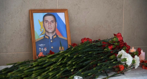 Руслан Магомедов погиб на Украине, в школе № 12, где он учился, открыта мемориальная доска. Фото: https://t.me/minobrnauki_rd/5428