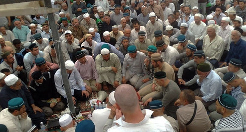 Верующие во время хаджа. Фото: www.riadagestan.ru