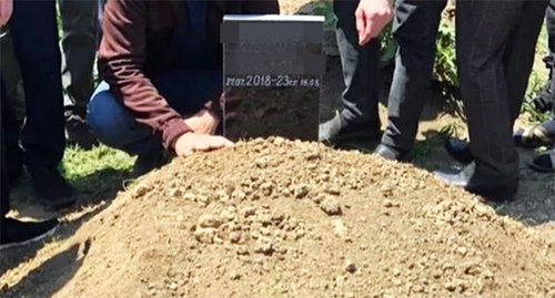 Похороны девочки из Малгобека. Скриншот видео https://www.youtube.com/watch?v=B8qCYVJfpnk