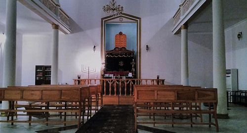 Интерьер Батумской синагоги. Фото: Jcornelius. https://ru.wikipedia.org