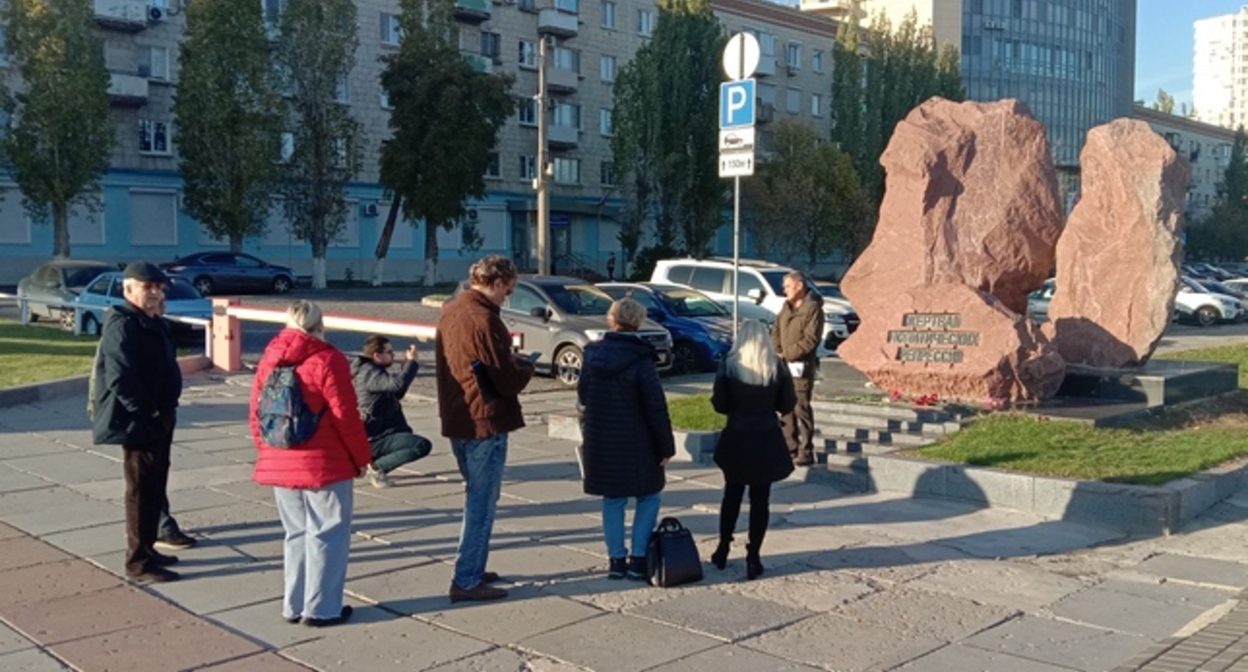 Жильцы потребовали отремонтировать проблемный дом в Волгограде