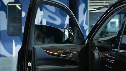 Тонированные стекла в машине. Фото: Грозный-Информ https://www.grozny-inform.ru/news/society/148458/