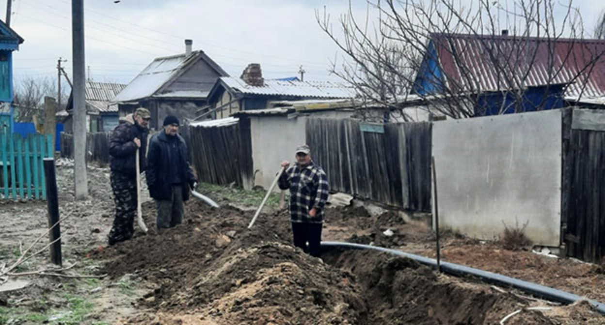 Кавказский Узел | Жители астраханского села пожаловались на двухнедельное  отсутствие воды