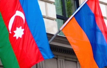 Флаги Армении и Азербайджана. Фото: https://charter97.org/ru/news/2023/9/30/565884/comments/