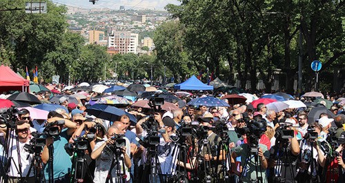 Журналисты во время акции протеста. Ереван, июнь 2024 г. Фото Тиграна Петросяна для "Кавказского узла"
