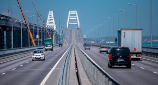 Очередь из 577 машин образовалась перед Крымским мостом