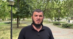 Житель Чечни Вахид Ильясов публично извинился. Скриншот видео от 21 июля 2024 г. Телеграм канал Апти Алаудинова