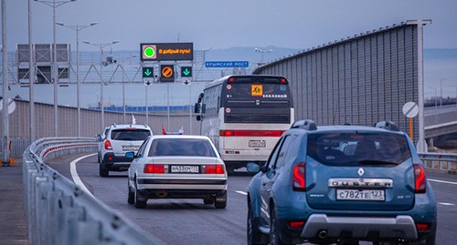 Автомобили на Крымском мосту. Фото: https://mintrans.gov.ru