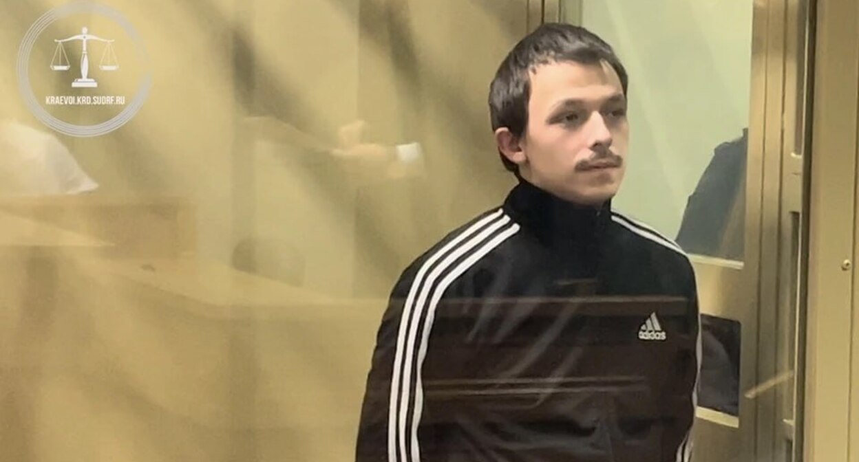 Осужденный гражданин Румынии в суде. Фото: ОПС Кубани / Telegram Осужденный гражданин Румынии в суде. Фото: ОПС Кубани / Telegram