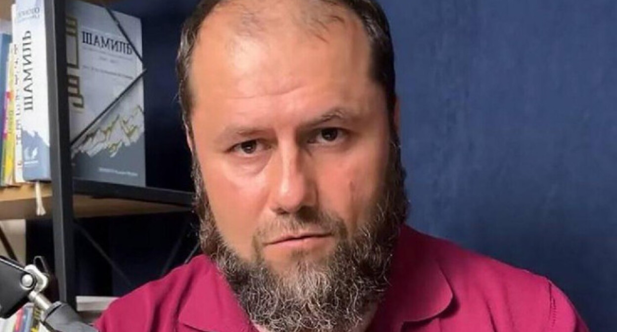 Абакар Абакаров. Стоп-кадр видео YouTube-канала "Утро Дагестан" от 3 октября, https://www.youtube.com/shorts/H24FBbco_7A Абакар Абакаров. Стоп-кадр видео YouTube-канала "Утро Дагестан" от 3 октября, https://www.youtube.com/shorts/H24FBbco_7A