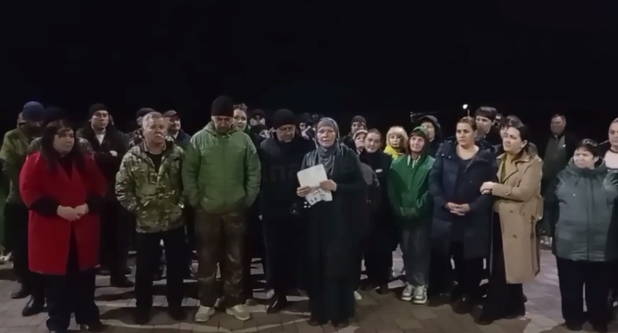 Стоп-кадр. Жители трёх аулов Ставрополья пожаловались на разбитые дороги. Фото: Ипатово / Telegram-канал Стоп-кадр. Жители трёх аулов Ставрополья пожаловались на разбитые дороги. Фото: Ипатово / Telegram-канал