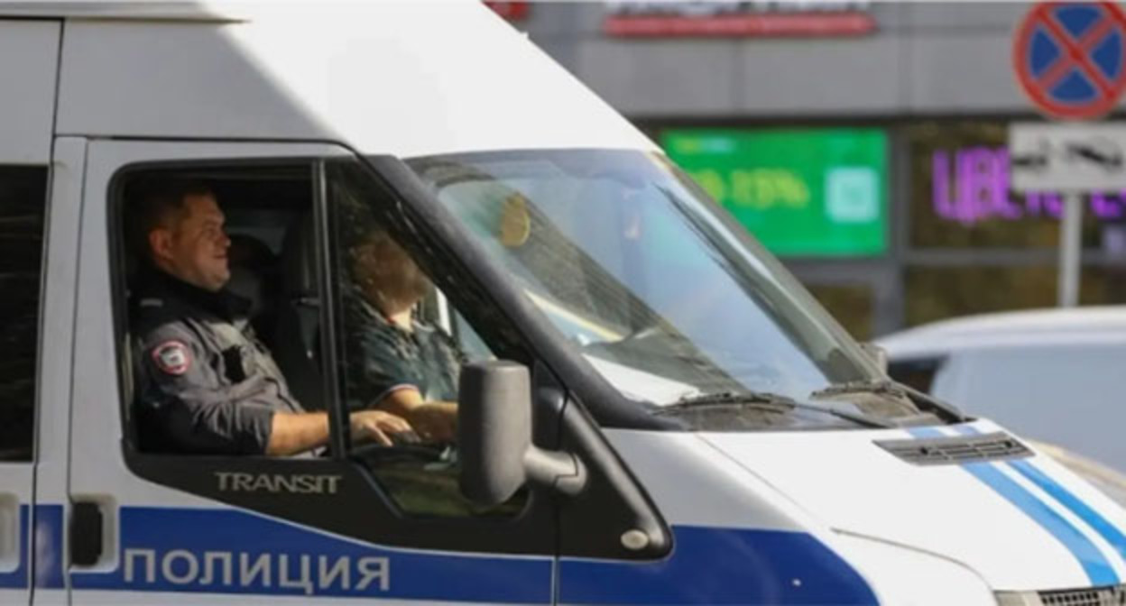 Сотрудники полиции. Фото: https://www.instagram.com/p/DWiyK1eDTMz/ принадлежит компании Meta деятельность которой запрещена в России Сотрудники полиции. Фото: https://www.instagram.com/p/DWiyK1eDTMz/ принадлежит компании Meta деятельность которой запрещена в России