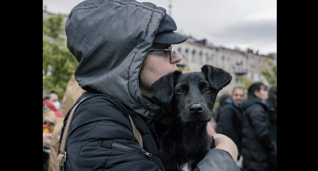 Участники акции у канцелярии Грузии. Скриншот фото Publika Участники акции у канцелярии Грузии. Скриншот фото Publika